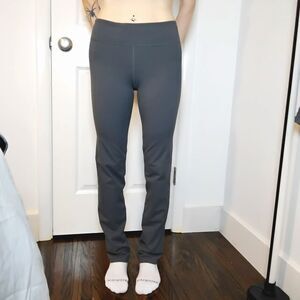 Under Armour Straight Leg Midrise Activewear Pants Size Small Gray